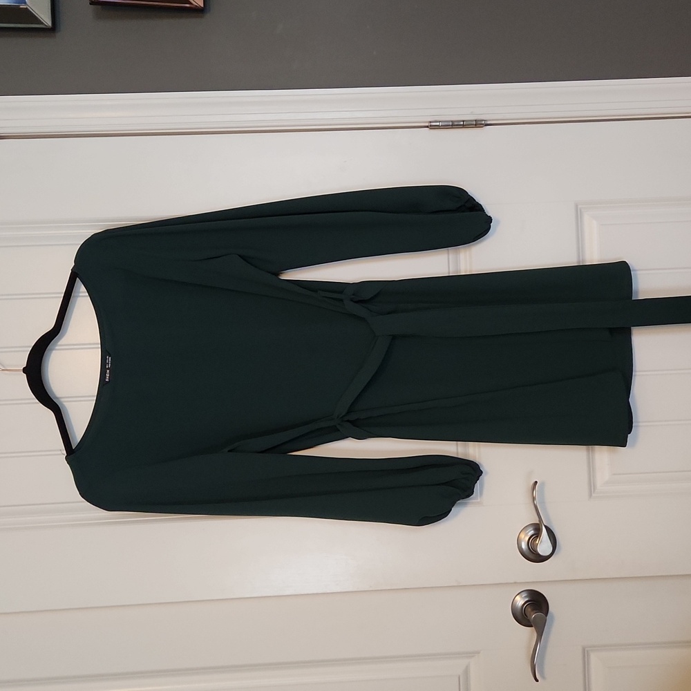 Green sheath, mini dress with tie waist, balloon sleeves